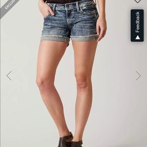 Miss Me Select Signature mid-rise shorts, sz 30, 4” cuff inseam, zipper pockets.